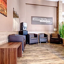 In unserer Chillout Lounge können die Mitglieder entspannt vor oder nach dem Training einen leckeren Kaffee zu sich nehmen und relaxen. Chill Out Lounge